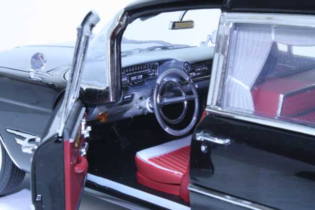 Cadillac Superior Royal Crown 1959, musta